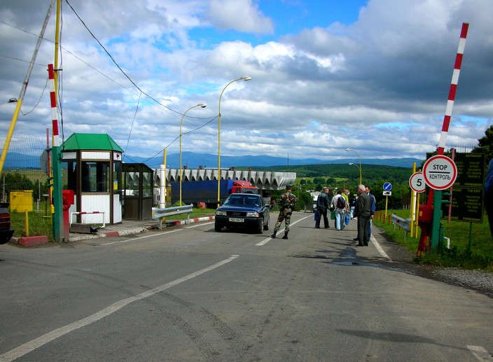 Forbidden photos of Slovakian border crossing